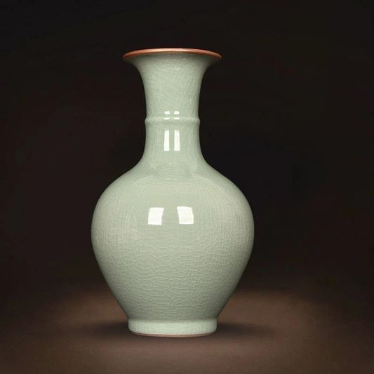 Jingdezhen Celadon Vase Ice-Crackle Pattern