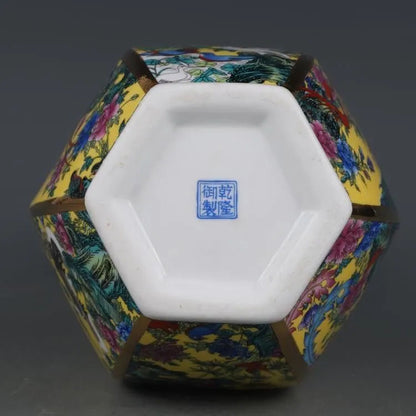 Handcrafted Imitation Qianlong Enamel Chinese Ceramic Vase