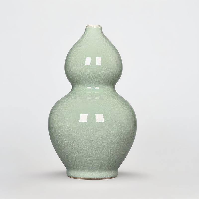 Jingdezhen Celadon Vase Ice-Crackle Pattern